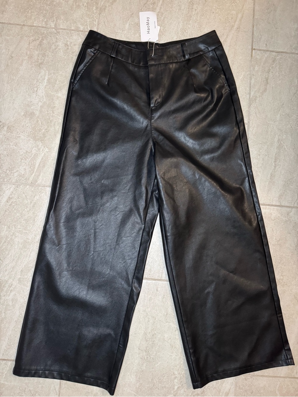 Black Faux Leather Wide-Leg cropped Pants